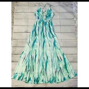 Green & white maxi backless tie front dress size small